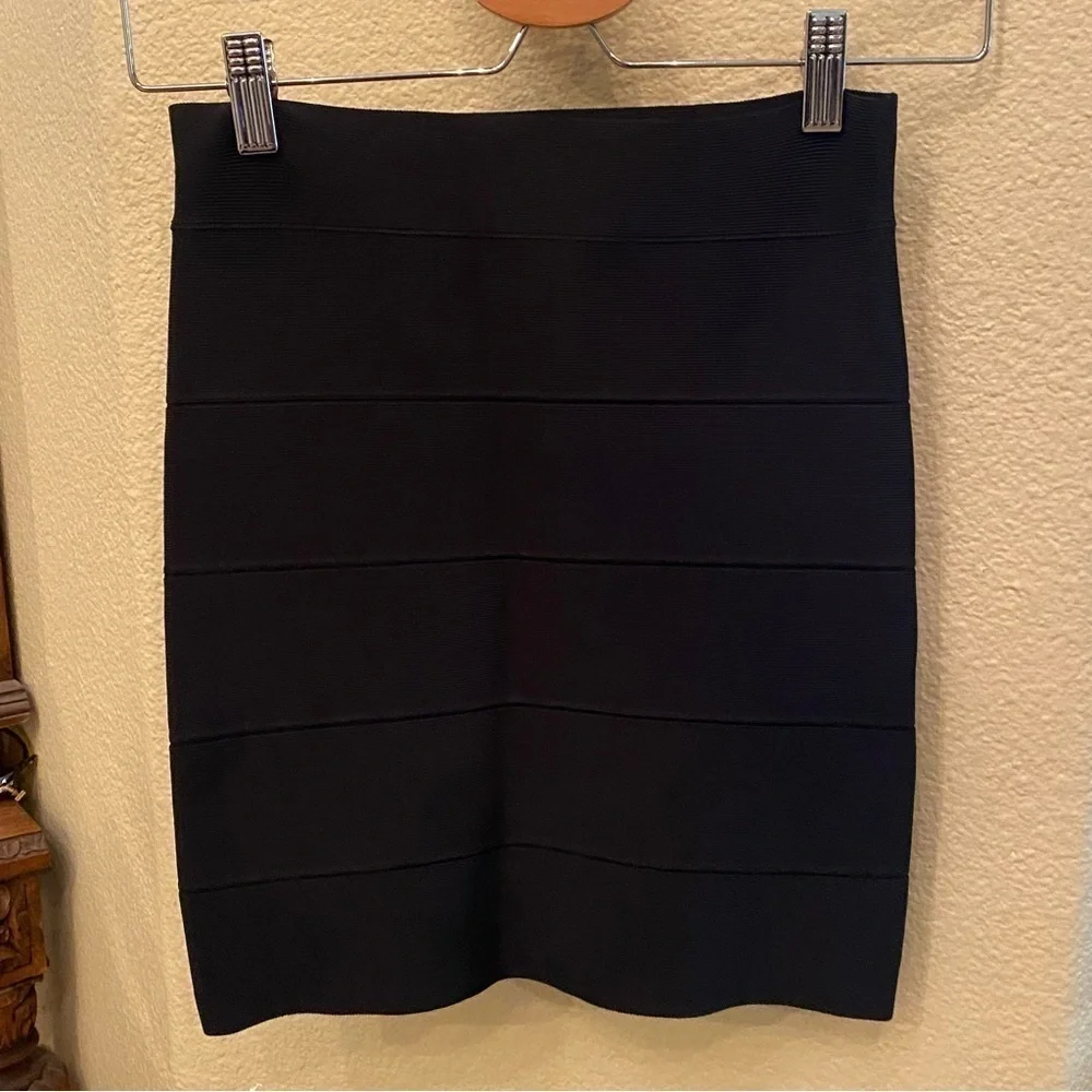 BCBG Women Black Simone Textured Power Bandage Skirt Size Small